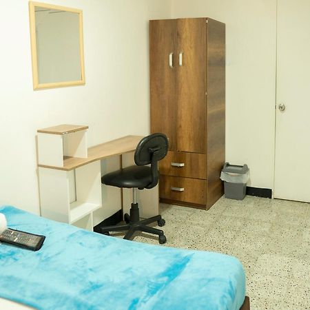 Africa House-Casa Hotel Laureles-La70 Μεντεγίν Εξωτερικό φωτογραφία