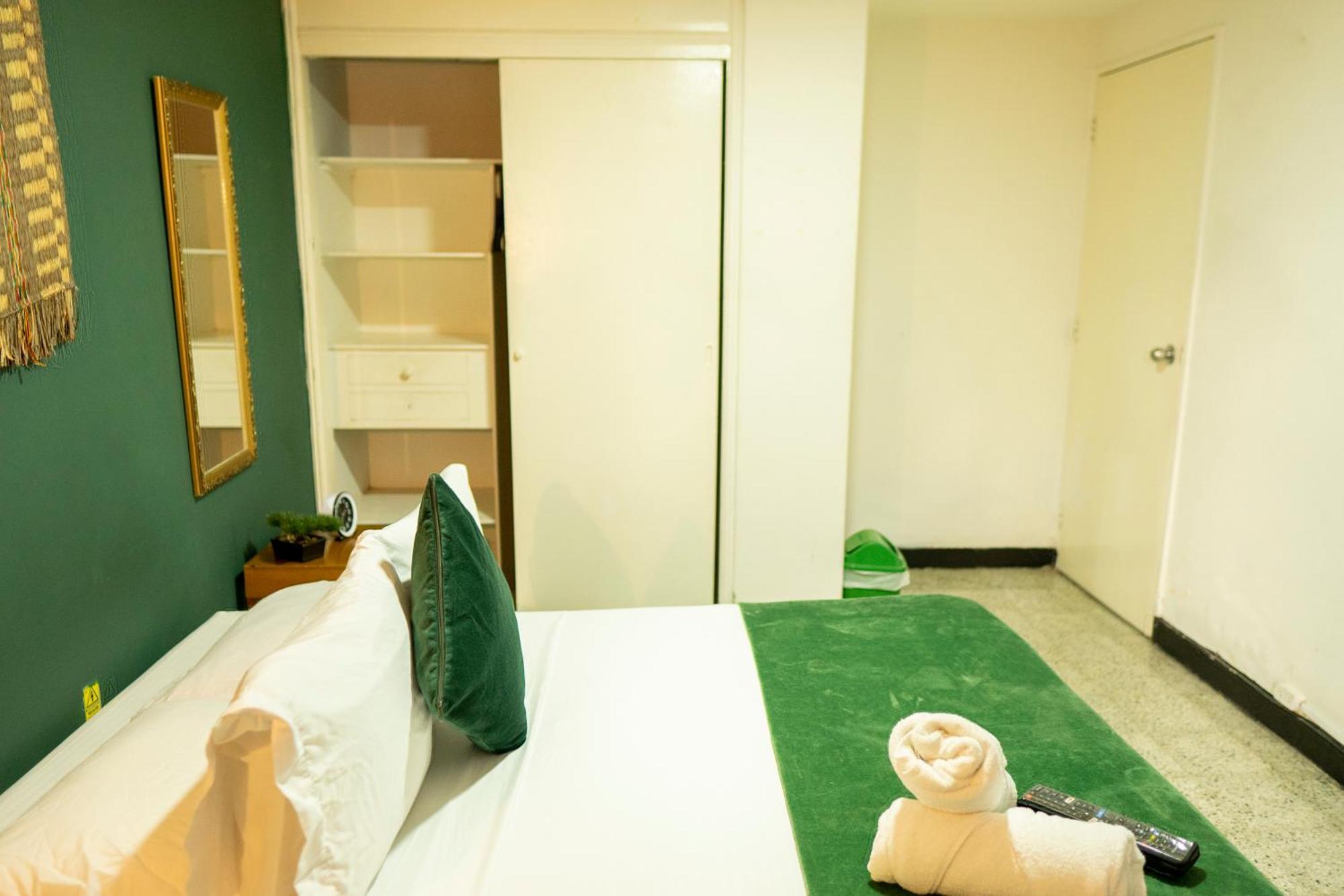Africa House-Casa Hotel Laureles-La70 Μεντεγίν Εξωτερικό φωτογραφία