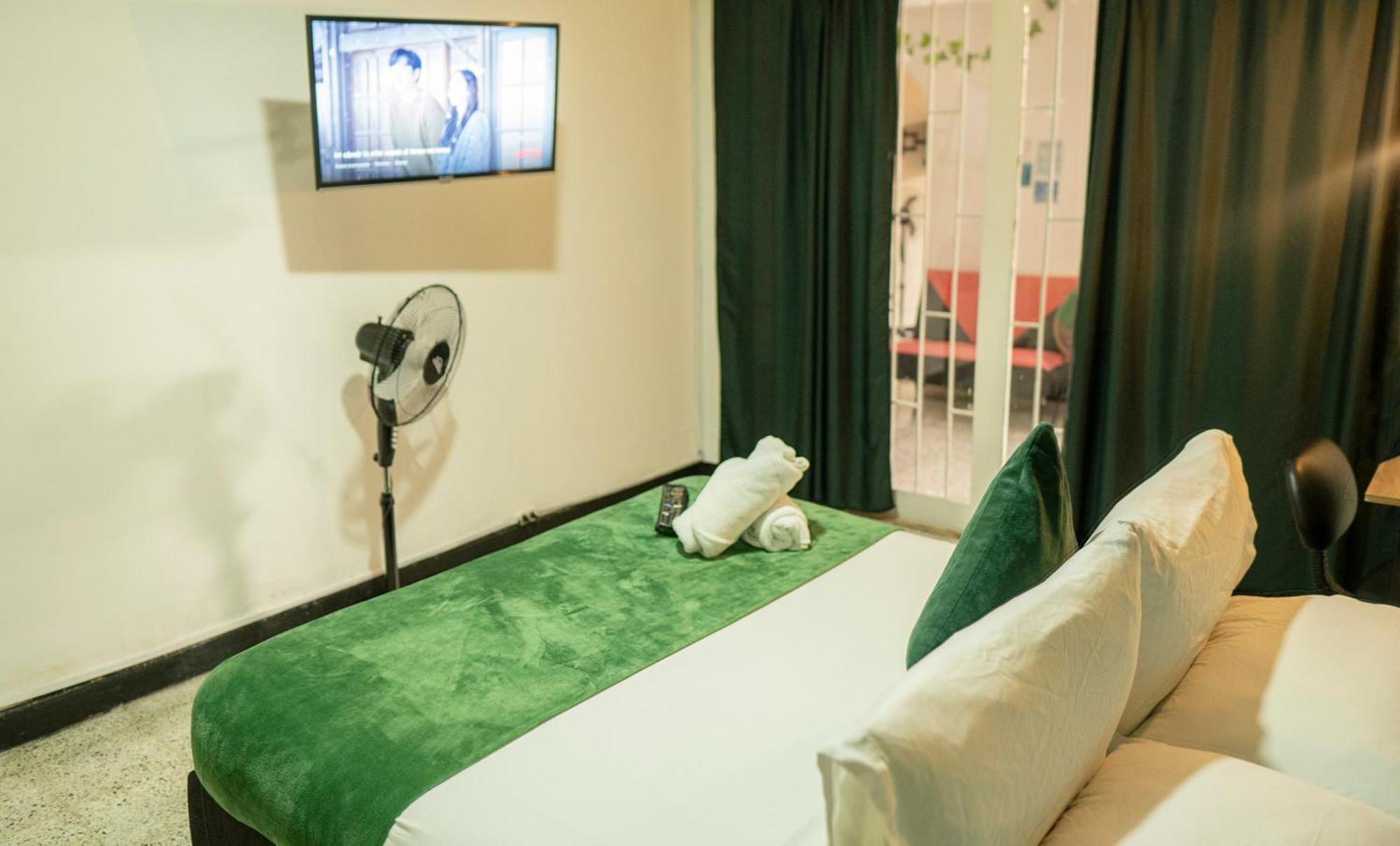 Africa House-Casa Hotel Laureles-La70 Μεντεγίν Εξωτερικό φωτογραφία