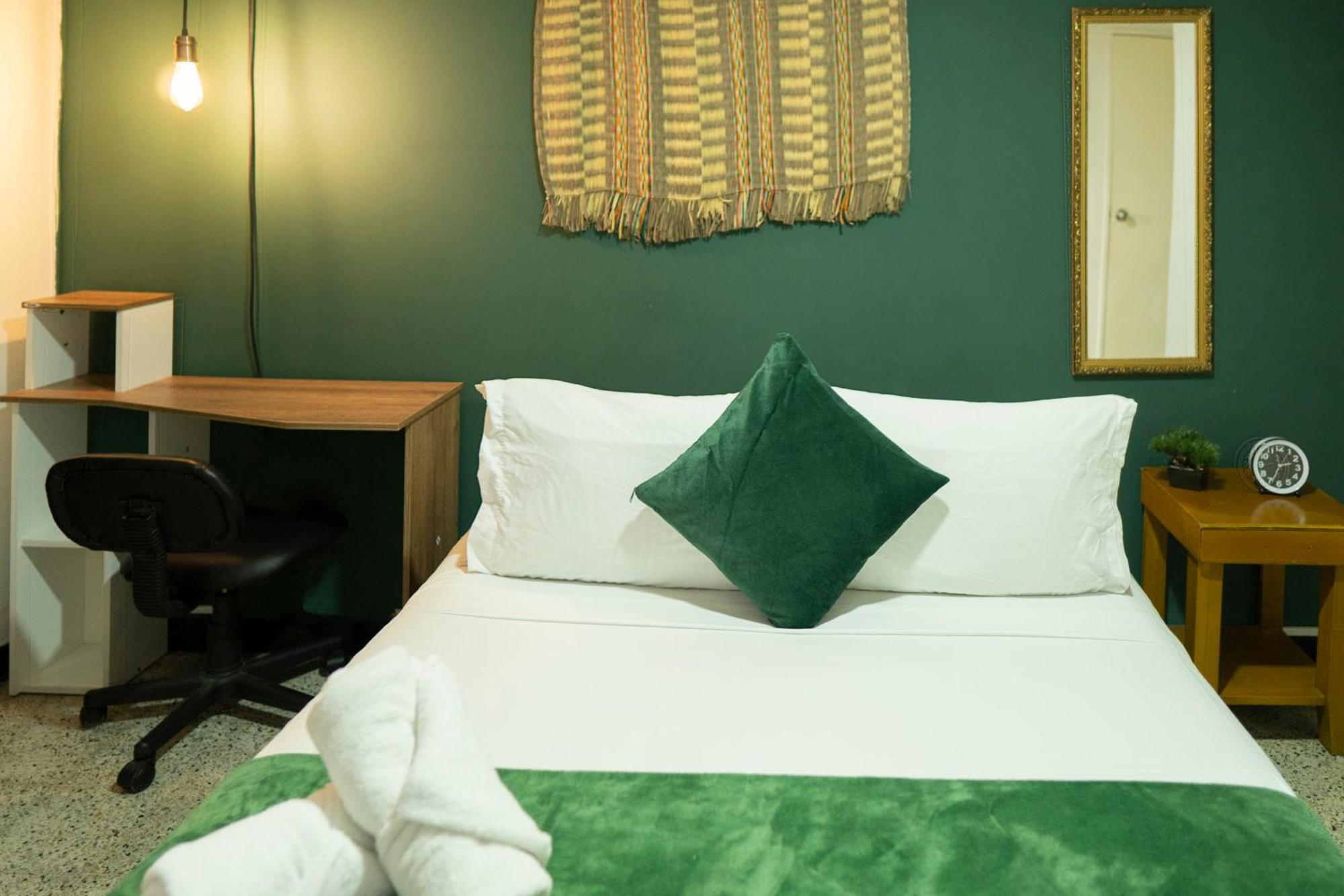Africa House-Casa Hotel Laureles-La70 Μεντεγίν Εξωτερικό φωτογραφία