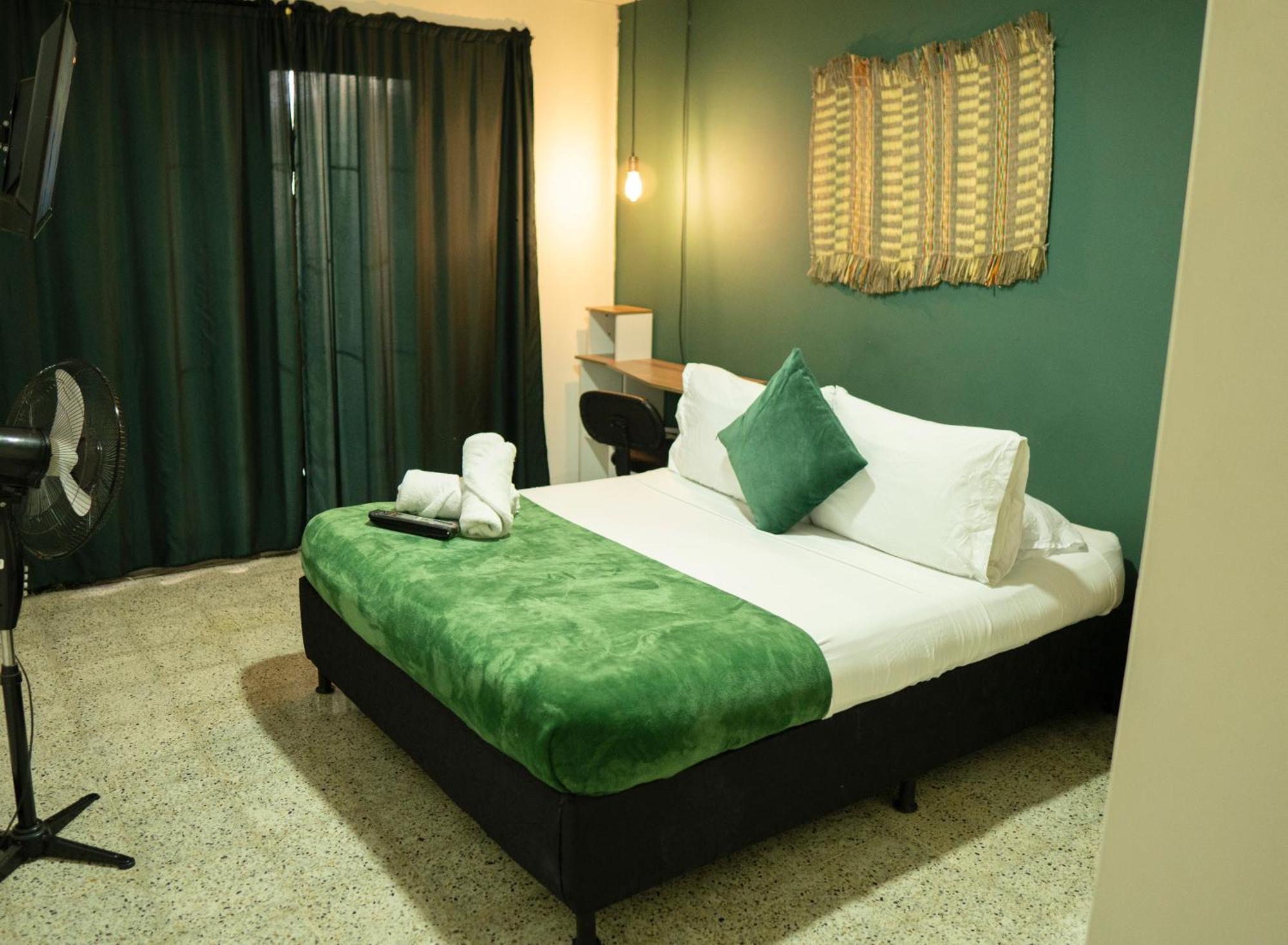 Africa House-Casa Hotel Laureles-La70 Μεντεγίν Εξωτερικό φωτογραφία